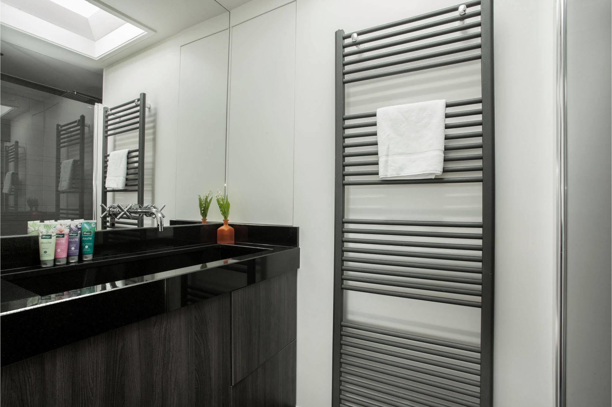 Stayci Serviced Apartments Denneweg L'Aia Esterno foto