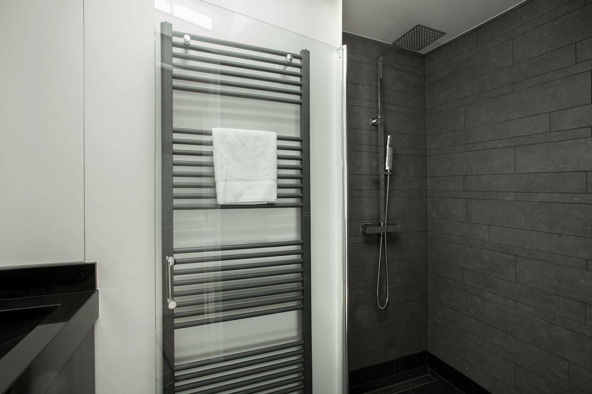 Stayci Serviced Apartments Denneweg L'Aia Esterno foto