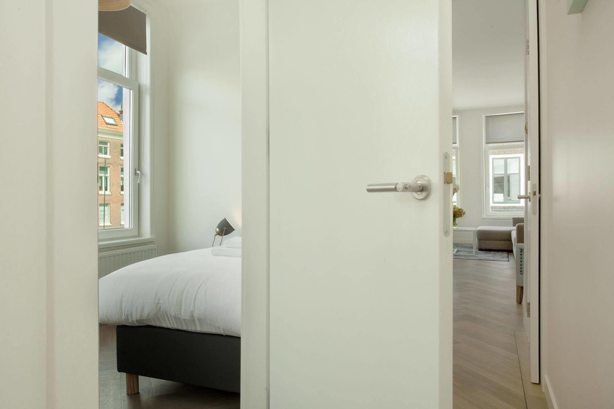 Stayci Serviced Apartments Denneweg L'Aia Esterno foto